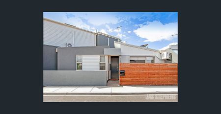 A RARE FIND NOT TO BE MISSED! - Photo 4