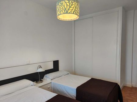 1 room luxury Flat for rent in Benalmádena, Spain - Photo 5