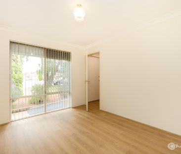 BEAUTIFUL PROPERTY ! GREAT LOCATION! - Photo 1