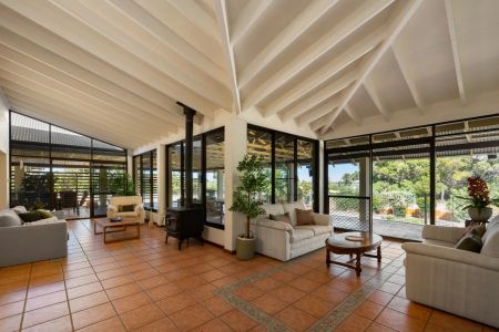 Luxury living only a stone's throw from Leschenault Estuary and shopping centre! - Photo 5