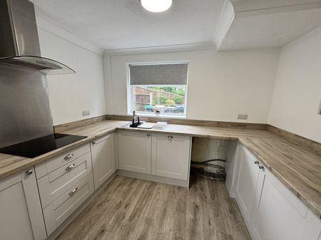 Valmont Close, NG18, Mansfield - Photo 3