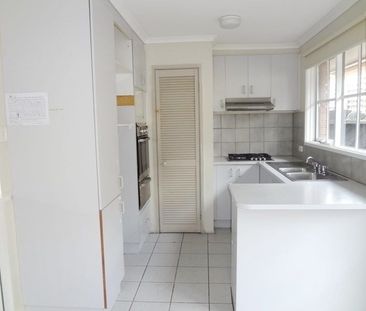 Delightful Meadow Heights Home - Photo 5