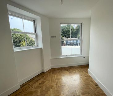 3 bedroom flat to rent - Photo 3