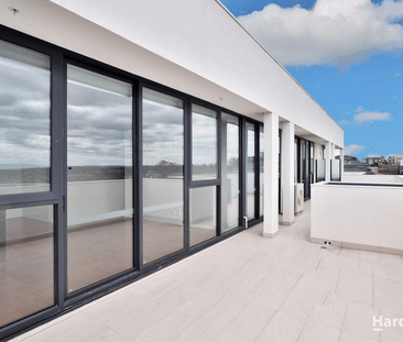 Top-Floor Living with Impressive Views - Photo 5