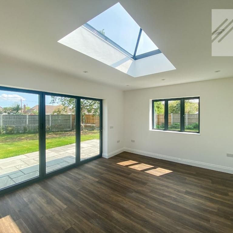 3 bedroom bungalow to rent - Photo 1