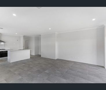 16 Pensacola Grove, Madora Bay, WA 6210 - Photo 4