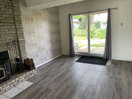 For Lease - 6 Wall Court Unit# Main, Barrie, Ontario - Photo 2