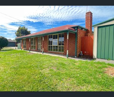 214 Evans Road, Cranbourne West, Vic 3977 - Photo 2