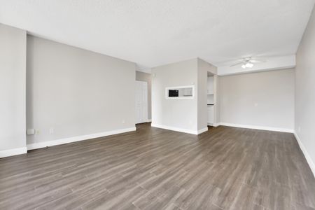 James Bay Square - 2 Bedroom - Photo 5