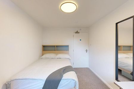 6 bedroom flat to rent - Photo 3