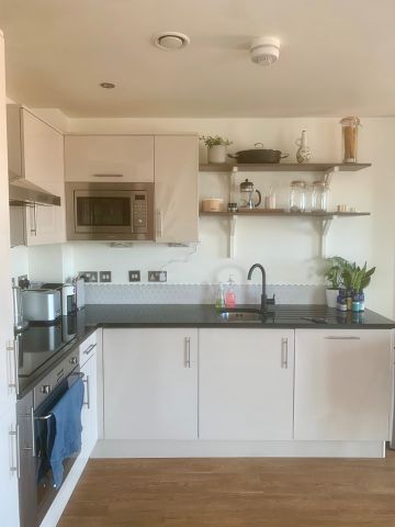 2 Bed Penthouse, Waterloo Street, LS10 - Photo 4