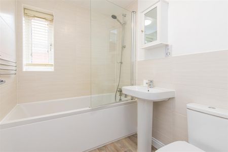 2 bed House To Let - Photo 4