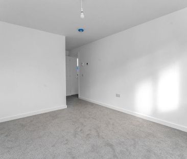 3 bedroom detached house to rent - Photo 2