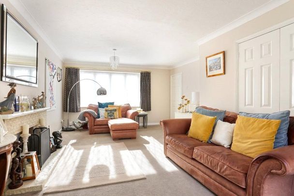 4 bedroom detached house to rent - Photo 1