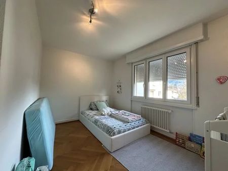 Appartement de 4.5 pièces au 1er étage avec poste de conciergerie - Photo 2