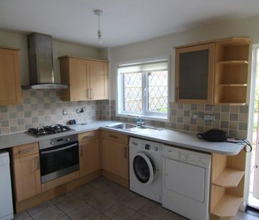 2 bedroom end of terrace house to rent - Photo 5