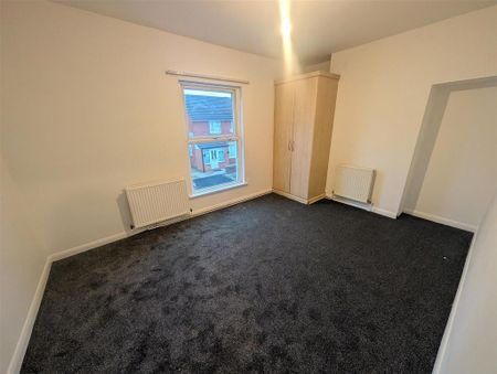 2 bedroom end of terrace house to rent - Photo 4