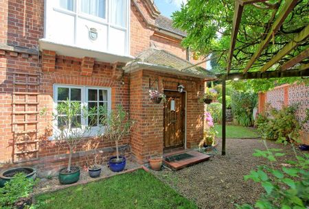 3 bedroom detached house to rent - Photo 4