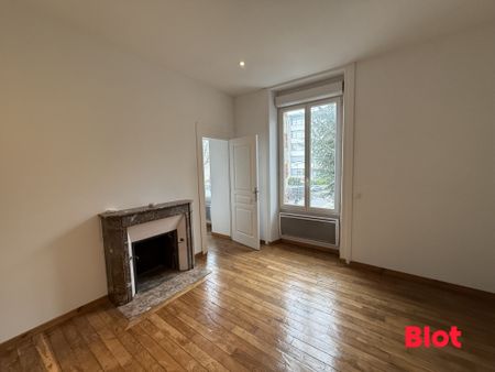 Location Appartement 4 pièces 74m² RENNES 35000 - Photo 2