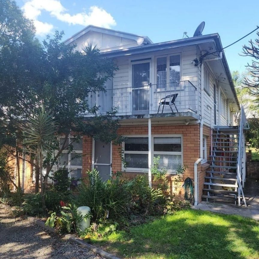Charming Ground Floor Unit in Convenient Greenslopes Location - Photo 1