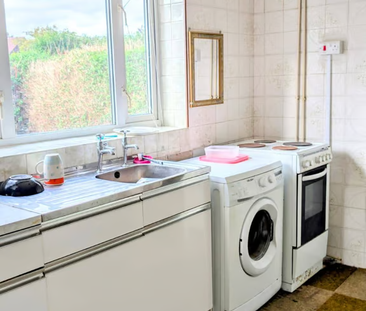 1 bedroom in a house share to rent - Photo 5