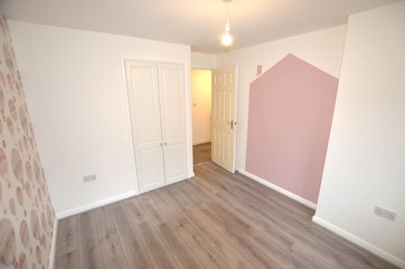 Martin Court, Sittingbourne, London - Photo 4