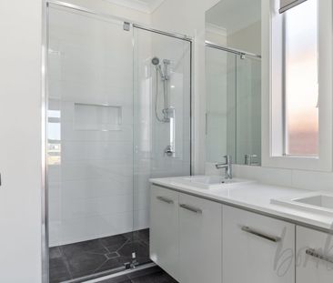 Impressive Family Home in Aurora Estate - Photo 1