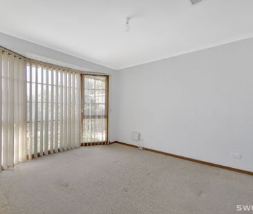 Spacious three bedroom two bathroom home in quiet court location - Photo 1