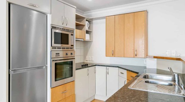 Don't miss out! Gladstone Apartments. - Photo 1