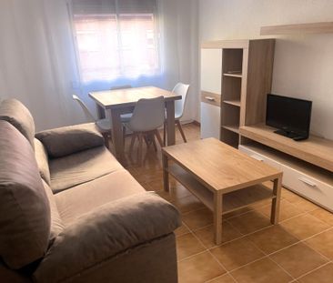 Piso de alquiler en Calle de Eugenia Bueso, Las Fuentes - Photo 1