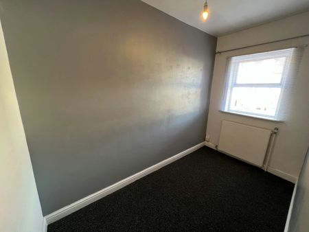 Terraced House to rent on - Photo 2