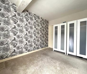 4 bedroom terraced house to rent - Photo 3
