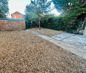 Highfield Road, BOURNEMOUTH - Photo 5