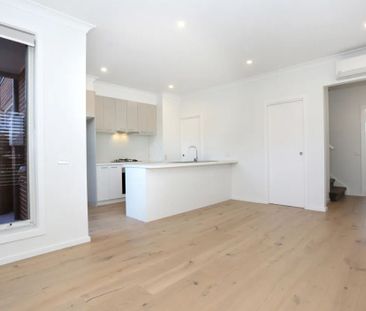 1/116 Southern Road, Heidelberg West VIC 3081 - Photo 1