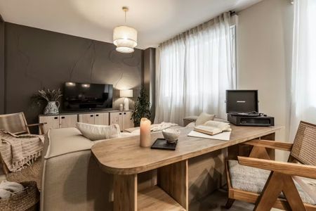 Calle de Garcilaso, Madrid, Community of Madrid 28010 - Foto 2