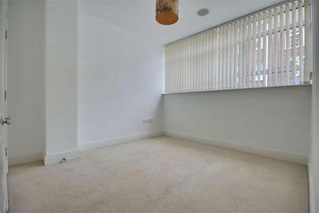 Quay House, Broad Street, Portsmouth, PO1 - Photo 4