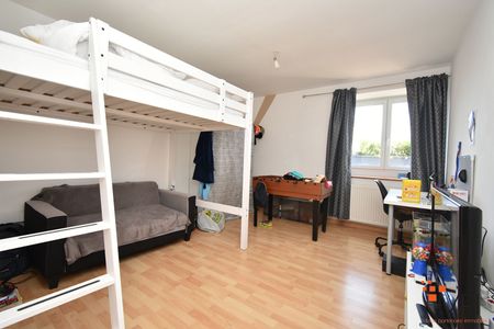 Location Maison 7 pièces 162m² - Photo 4