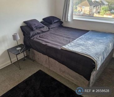 1 bedroom in a flat share to rent - Photo 4
