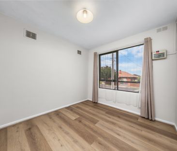 Freshly Updated Apartment in Prime Oakhill Estate Location - Photo 4