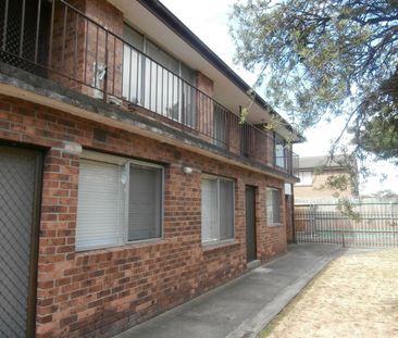 Less Than 5 Minute Walking Distance To Station And Shops - Photo 2