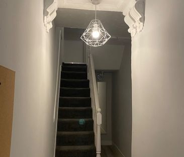 Room in a Shared House, Colegrave Road, E15 - Photo 6