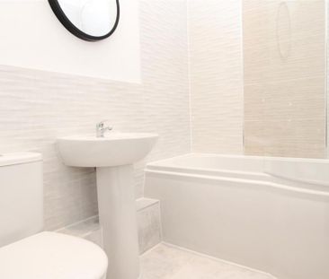 2 bedroom semi-detached house to rent - Photo 3