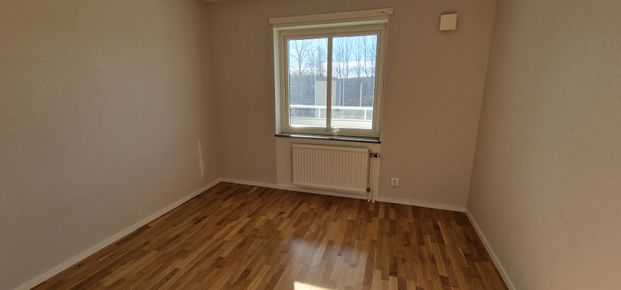 Källgatan, Malmköping - Photo 1