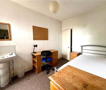 4 bedroom semi-detached house to rent - Photo 3