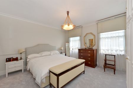 Graham Terrace, London, SW1W - Photo 4