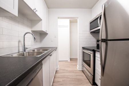 Trossacks Avenue Townhouses - Photo 3