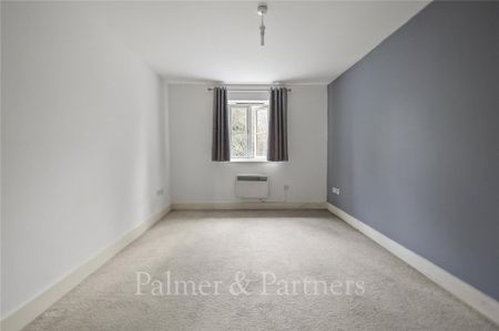 2 bedroom maisonette to rent - Photo 2