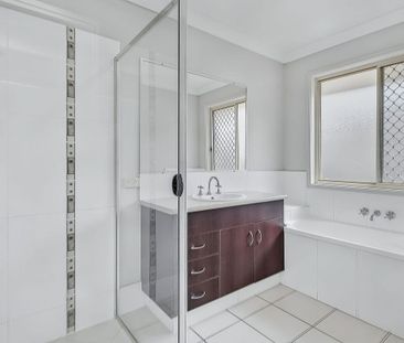 601m2 Block Beautiful Home...Move in Ready - Photo 3