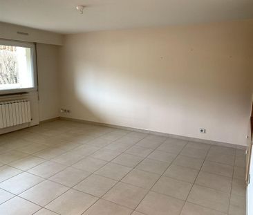 Location Appartement 2 pièces 47m² GUILHERAND GRANGES 07500 - Photo 2