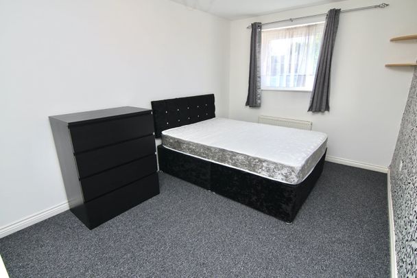 1 Bed Flat, Swan Lane, CV2 - Photo 1